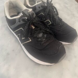 New Balance 575 Black Sneakers